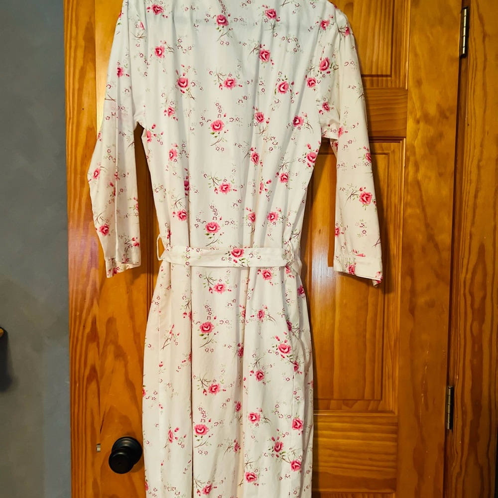 Floral Print Robe with Pink Roses - Picture 4 of 6